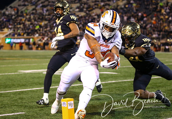 College Football: NCAA Football 2022:  Syracuse University vs Wake Forest NOV 19